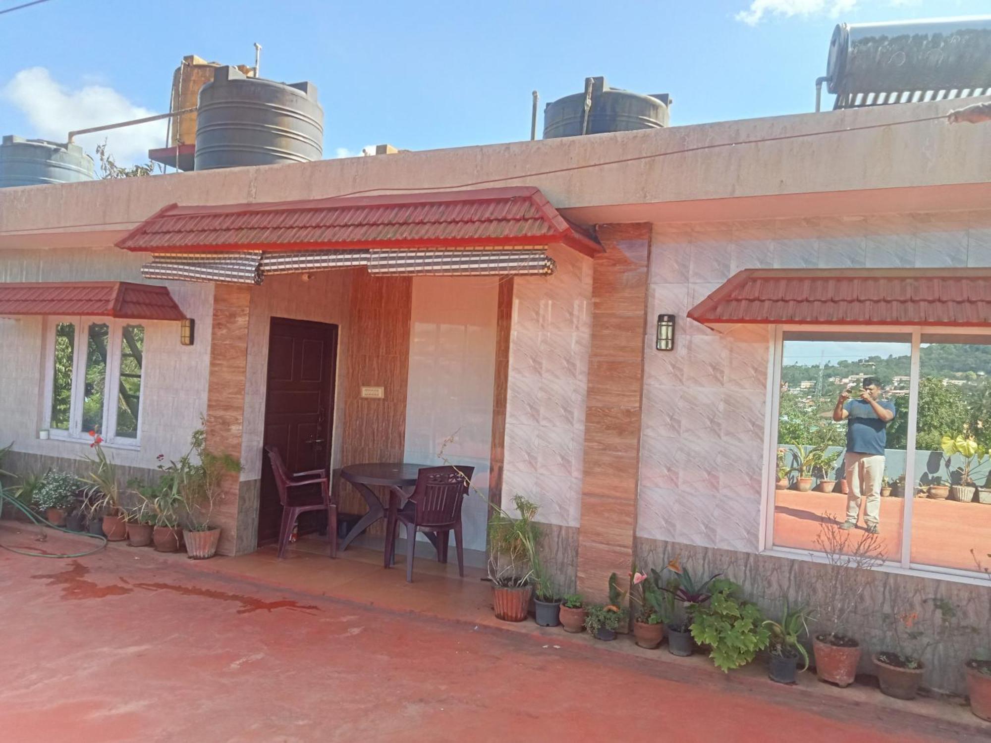 Eshwarkrupa Homestay Мадикери Екстериор снимка