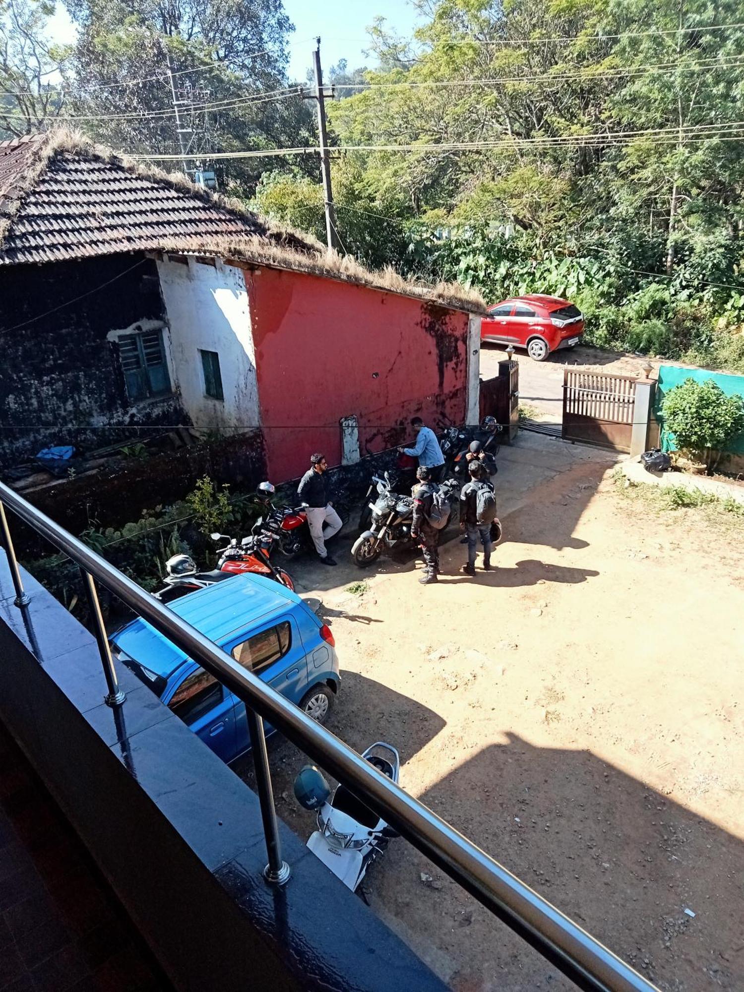 Eshwarkrupa Homestay Мадикери Екстериор снимка