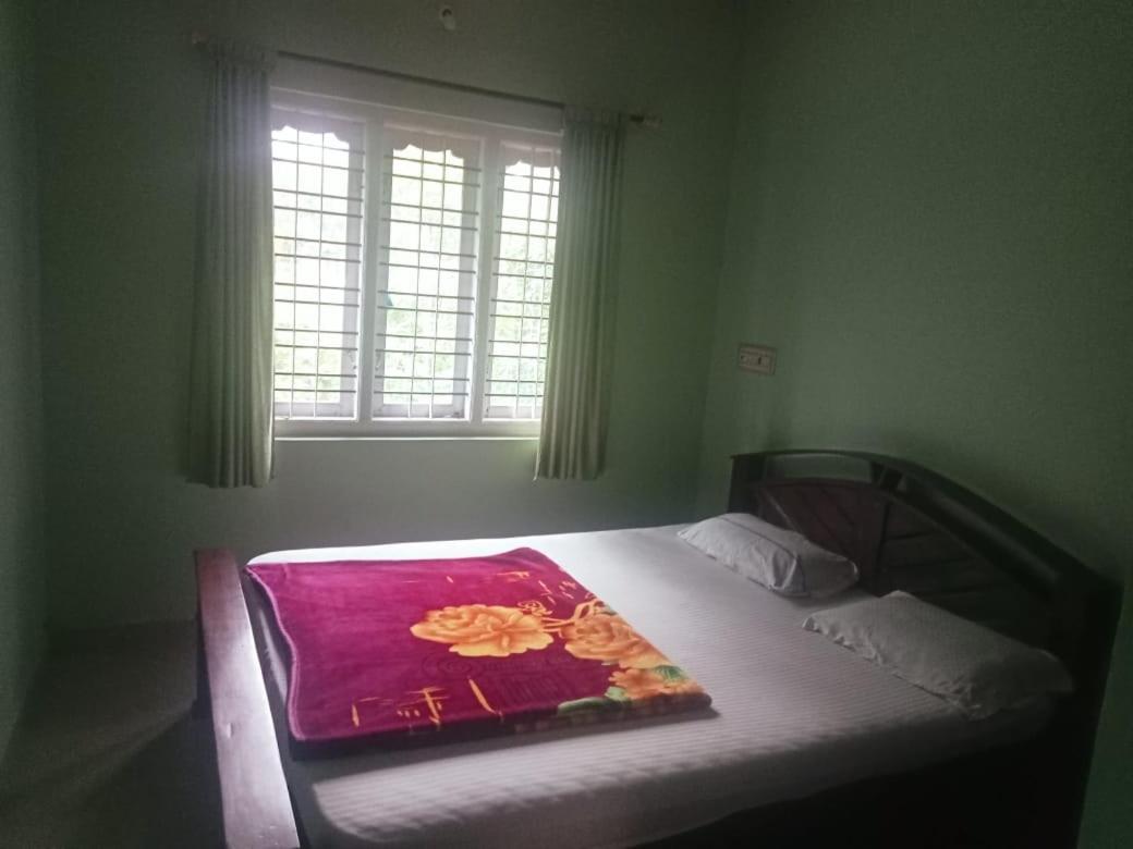 Eshwarkrupa Homestay Мадикери Екстериор снимка