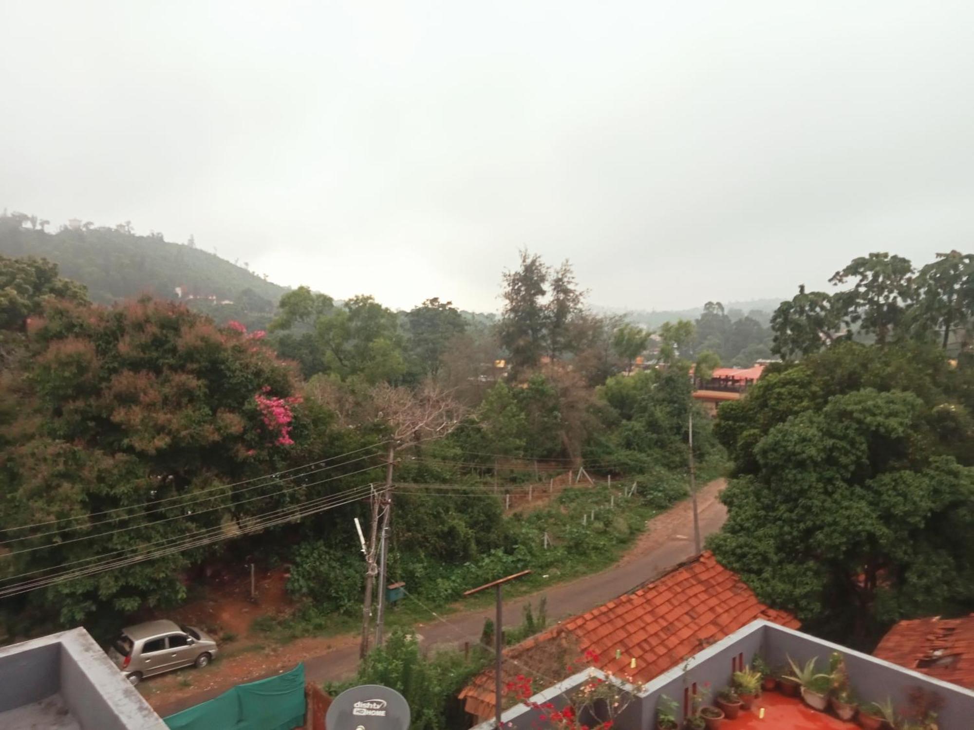 Eshwarkrupa Homestay Мадикери Екстериор снимка